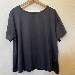 Under Armour athletic shirt with open back 1X